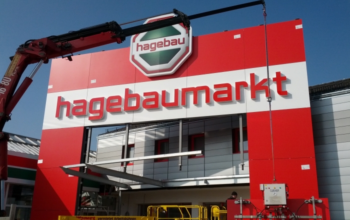 Eingangsportal Hagebaumarkt